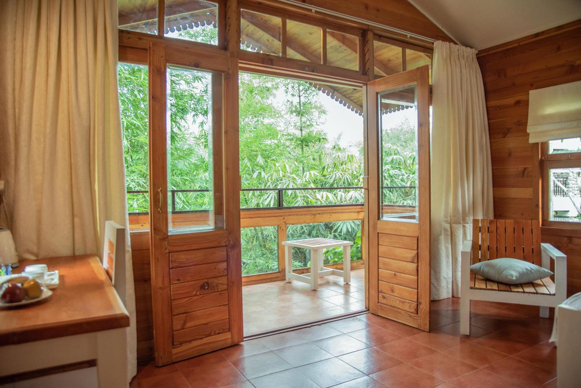 Misty Mountain Experience By Perfect Stays Pirmed ภายนอก รูปภาพ