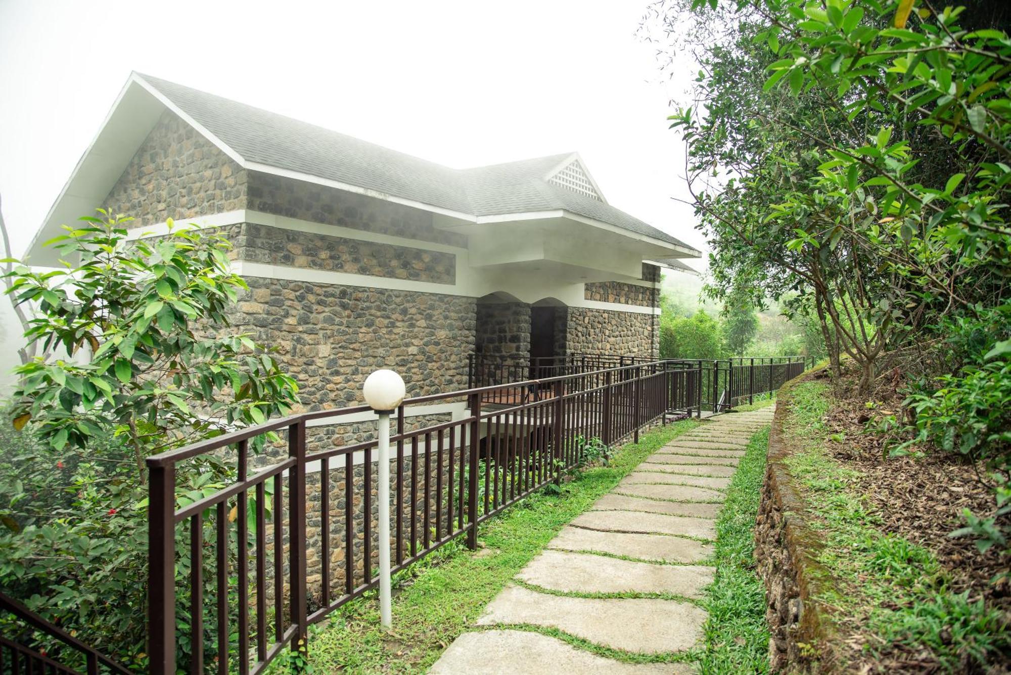 Misty Mountain Experience By Perfect Stays Pirmed ภายนอก รูปภาพ