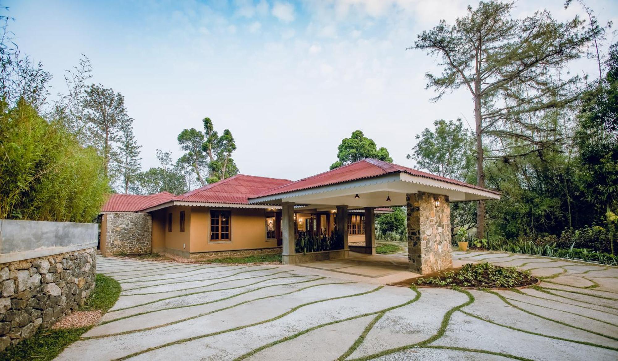 Misty Mountain Experience By Perfect Stays Pirmed ภายนอก รูปภาพ