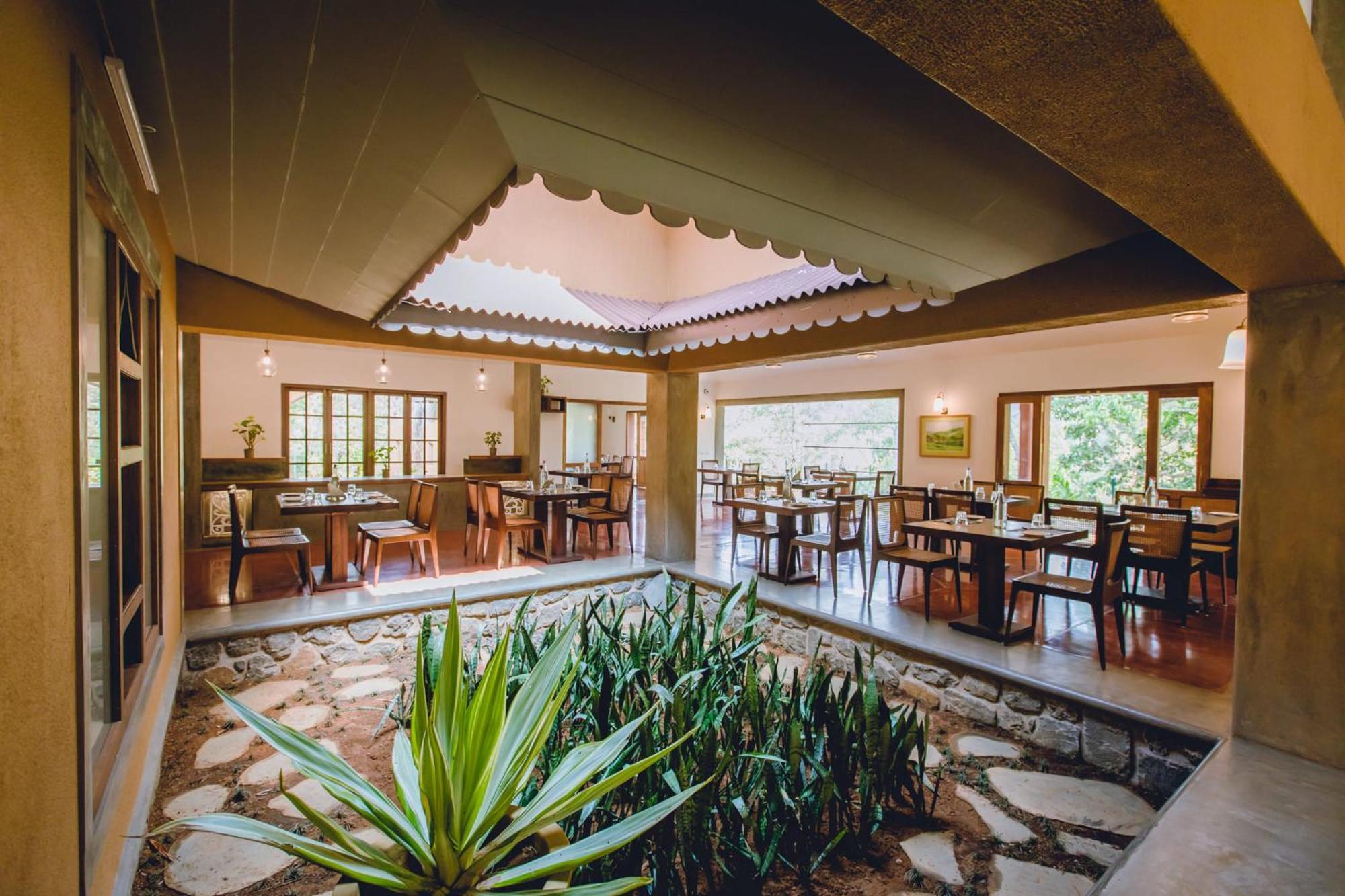 Misty Mountain Experience By Perfect Stays Pirmed ภายนอก รูปภาพ